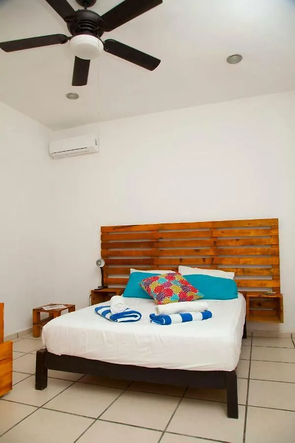 Beautiful Private Villa For 16 Pax With Garden, Bbq And Pool, Playa Del Carmen Holiday home